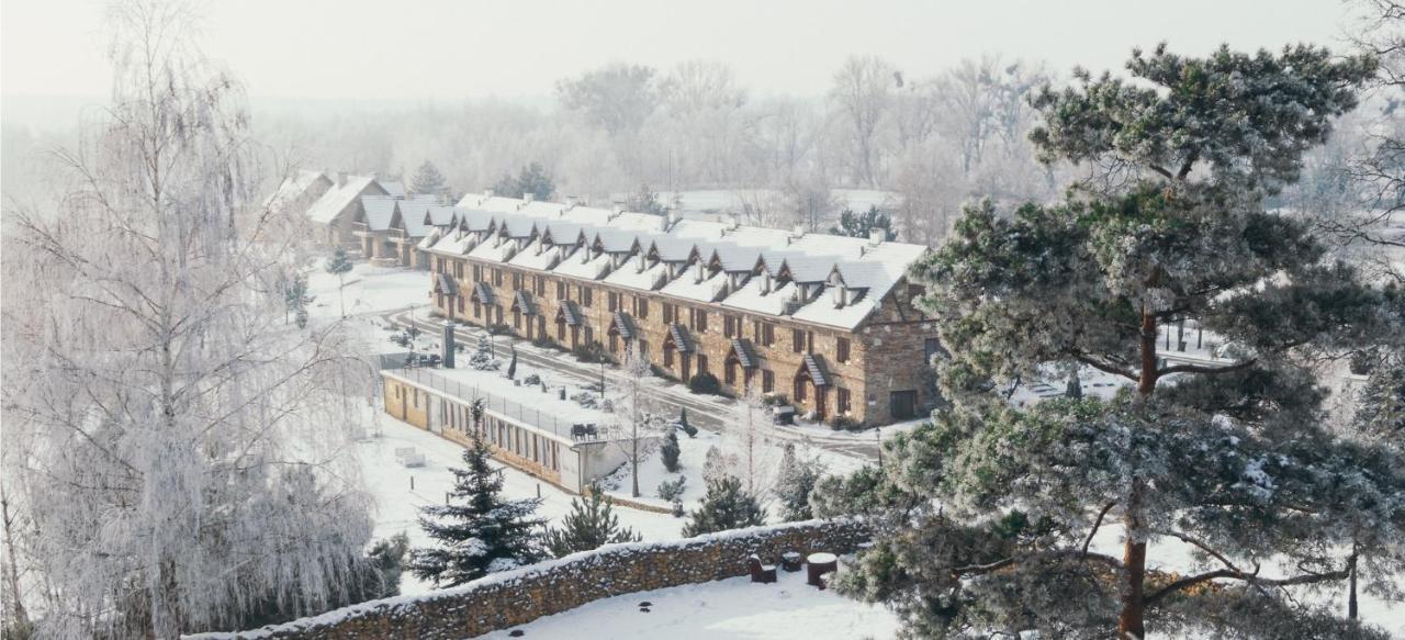 Milocin Park Centrum Wypoczynkowo-Konferencyjne Pierwoszow Exteriér fotografie