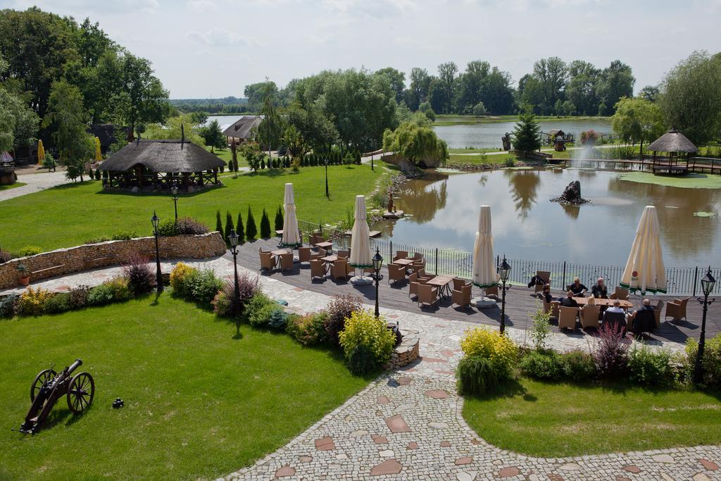 Milocin Park Centrum Wypoczynkowo-Konferencyjne Pierwoszow Exteriér fotografie
