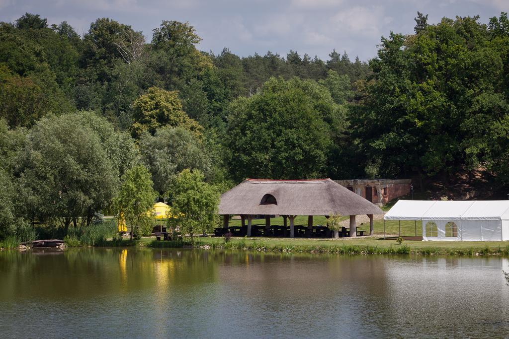 Milocin Park Centrum Wypoczynkowo-Konferencyjne Pierwoszow Exteriér fotografie